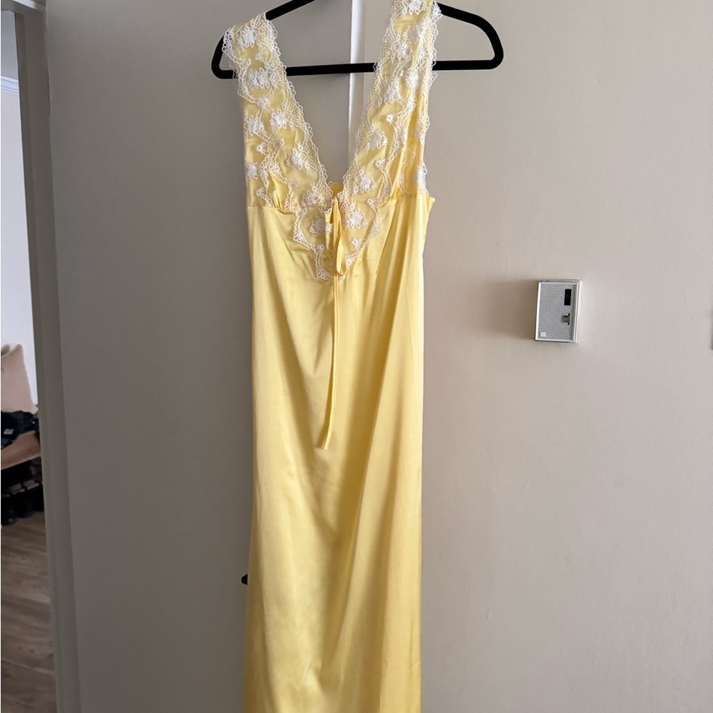 YELLOW LACE DRESS